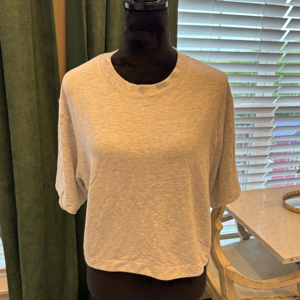 Atletha crop shirt